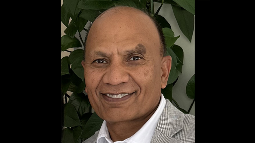 Farrukh Bashir headshot.